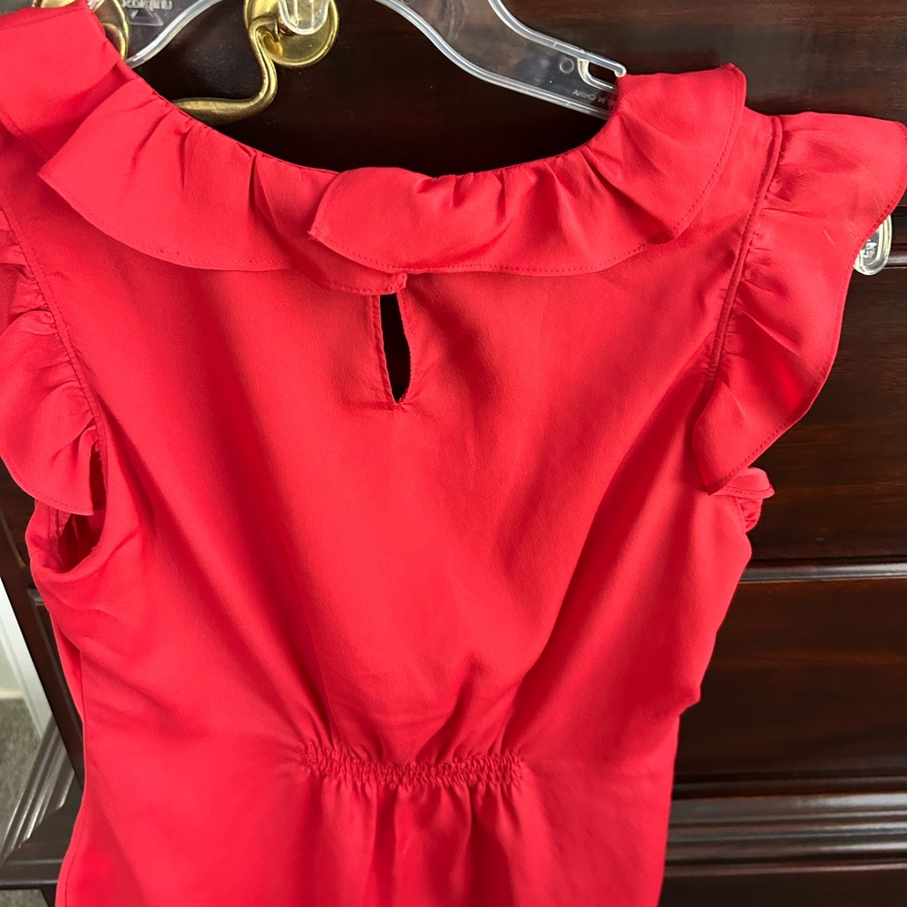 Beautiful Simple Ruffled Top - Picture 4 of 6